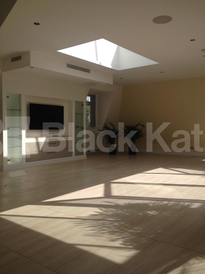 			OVER 1880 SQUARE FEET, 3 Bedroom, 1 bath, 1 reception Penthouse			 Castlebar Road, Ealing